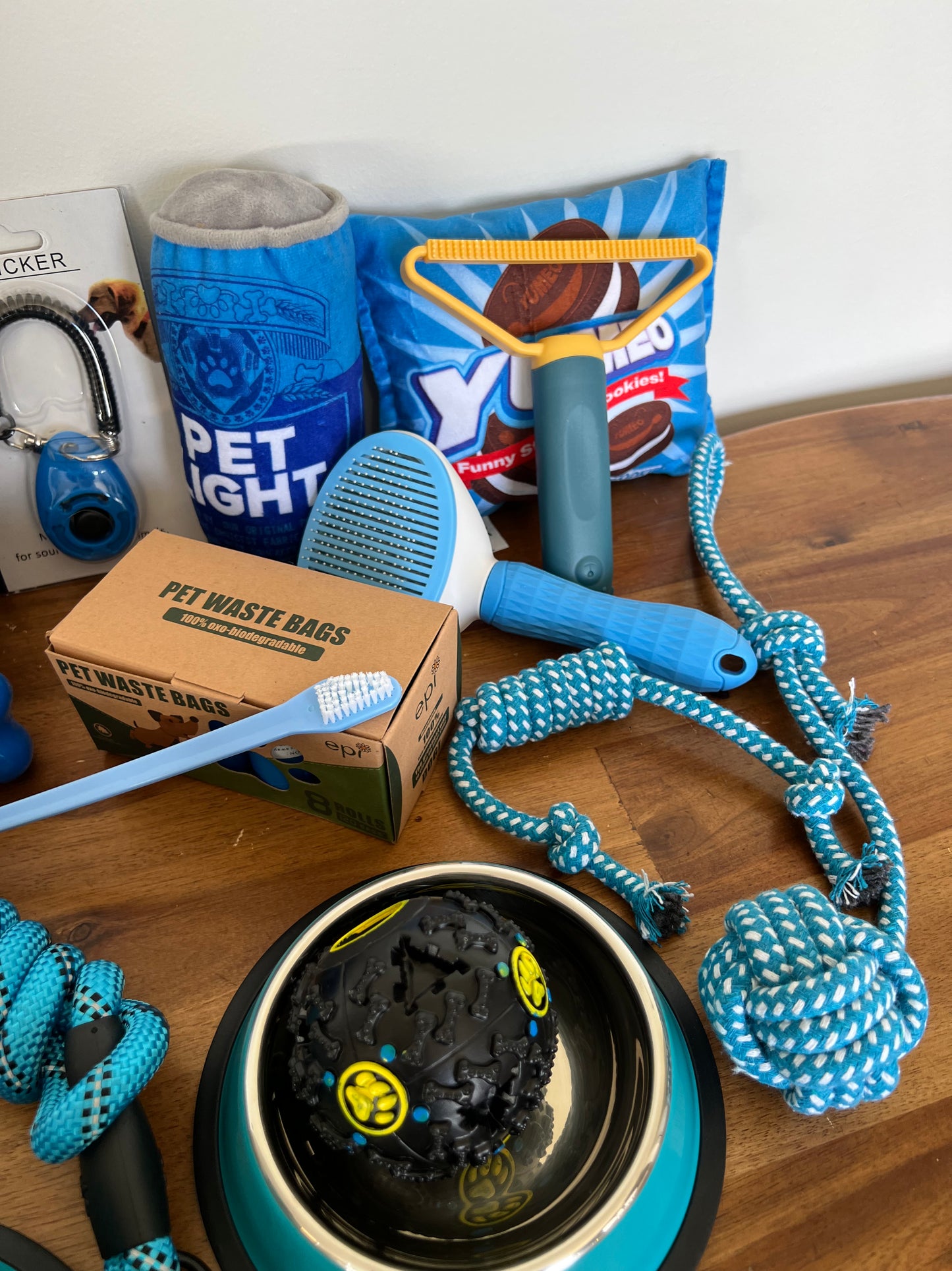 Life in the Outback Puppy Starter Kit - 31-Piece Blue Edition