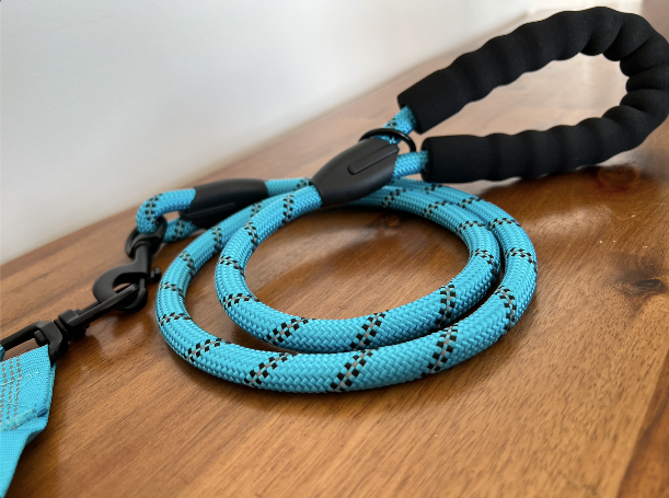 🎖️🐾 High-Quality Nylon Dual Dog Leash 🐶🐕 - Ideal for Walking, Training Small, Medium & Large Dogs 🦴🌳 - Innovative Split Design to Walk 2 Dogs at Once 🐾🐾🎉