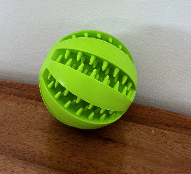 🇦🇺 Dog's Delight: Slow Feeder Toy Ball 🐶🎾 - Silicone lick, Chew Toy"